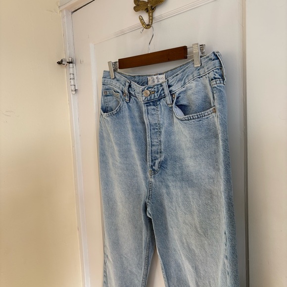 We The Free High Waist Hidden Button Fly Distressed Denim Straight Leg Jeans 31 - Picture 4 of 14